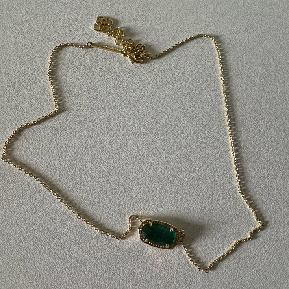Elisa Kendra Scott necklace